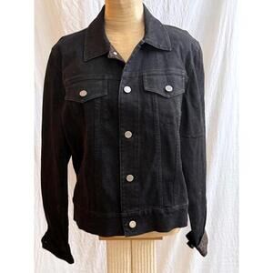 🆕LISTING🆕 WOMYN black denim jacket with animal print inside